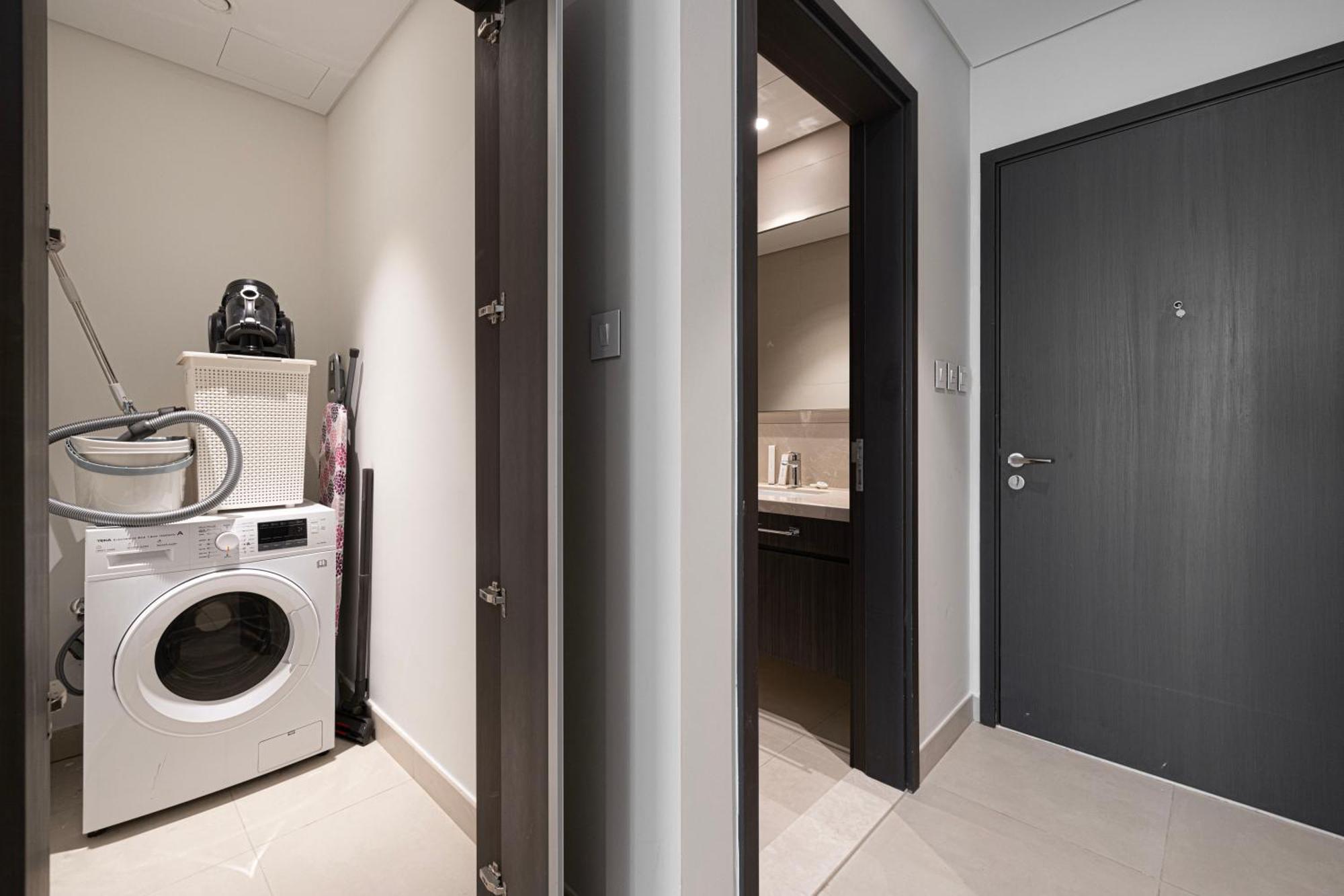 Stunning Burj Views New Luxe 2br Mall Access * Dubaï